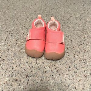 Carter’s Size 3 Crawl Shoes Pink